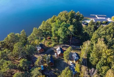 Laguna - domki Harnaś i pomost przy hangarze